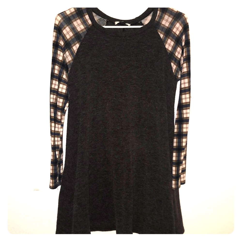 Long sleeve dress with Plaid sleeve✨